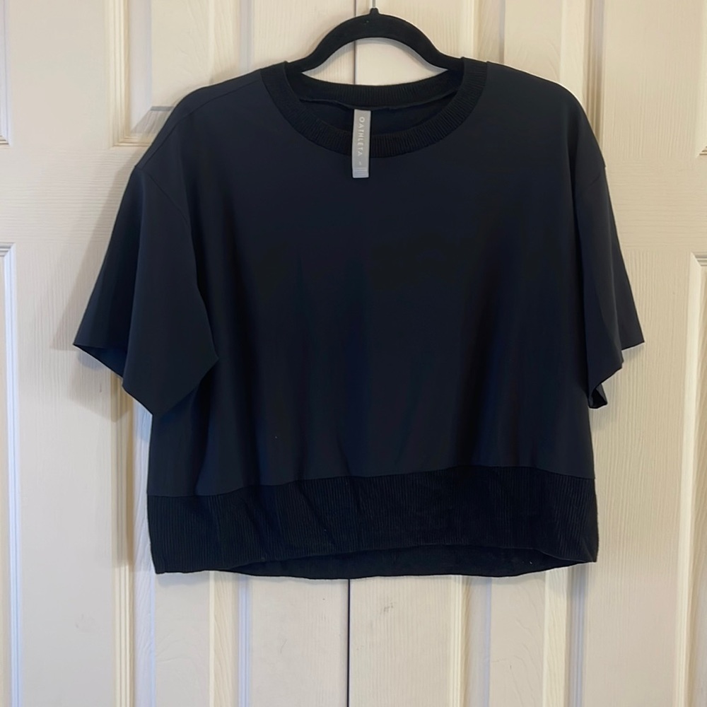 Black athletic crop